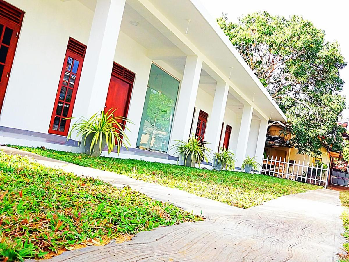 A&B Resort Negombo Kudapaduwa Bilik gambar